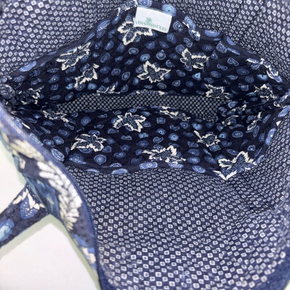 Vera Bradley Blue Quilted Bag 12" W x 12" H x 3.5" D Zipper Top Excellent Cond - Picture 6 of 8